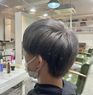 カラー 森田翔斗 顔周りレイヤーのヘアスタイル