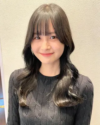 カラー 畑 麻依音のヘアスタイル