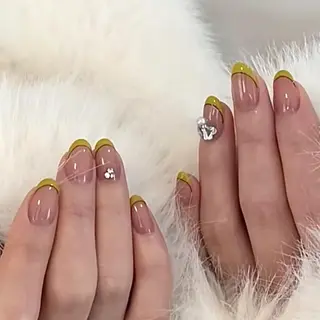 ネイル RAFFINE 月🦋🩵のネイルデザイン