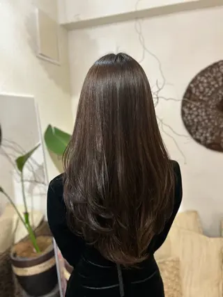 ロング カラー putri 川邉 優花のヘアスタイル