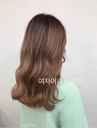 セミロング 松本平太郎美容室大宮店所属・もりたみかこ 美容師お休み中のヘアスタイル