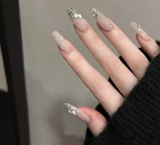 ネイル T. Leeのネイルデザイン