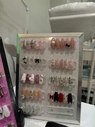 セミロング VENUS BELT 渋谷宮下パーク店所属・VENUSBELT 芹奈のネイルデザイン