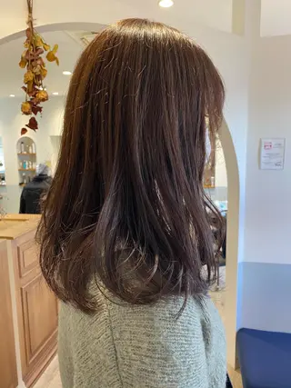 ミディアム カラー 🩰オリーブ/ ベージュ松本咲花🩰のヘアスタイル