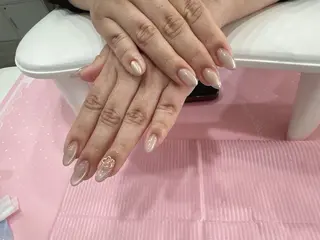 ネイル AB マツエクネイルサロン2号店所属・金子 希のネイルデザイン