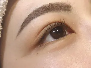 マツエク・マツパ TotalBeautysalonCURE所属・CURE 朱梨のネイルデザイン