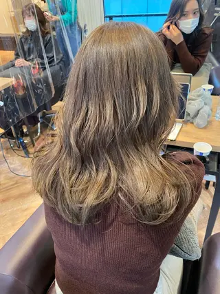 セミロング カラー 韓国ヘア顔周りカット 艶髪ベージュtamaのヘアスタイル