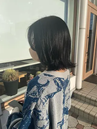 ミディアム カラー チグサ ミウのヘアスタイル