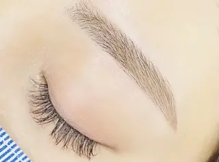 アイブロウ MOUTON NAIL梅田店のネイルデザイン