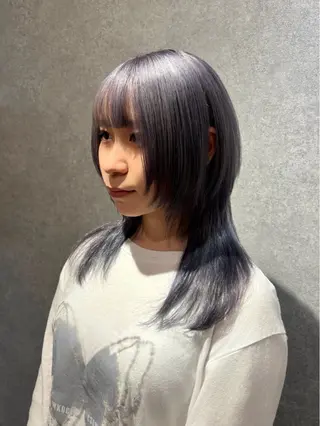 セミロング カラー ハイトーン/ウルフ/ レイヤー/Asukaのヘアスタイル
