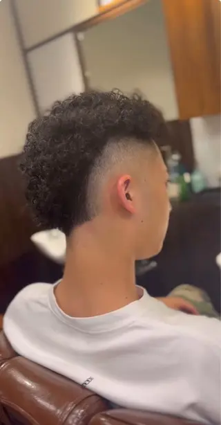 ショート メンズ BLISS BARBER ブリスバーバー所属・安立 玲於のヘアスタイル