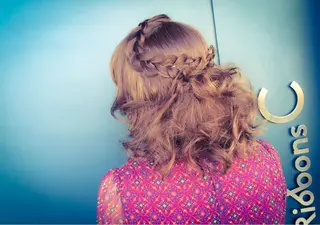 セミロング リボンズシー 釘嶋のヘアスタイル