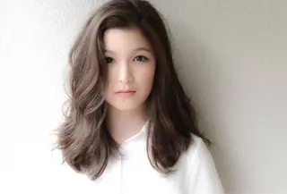 セミロング カラー SHE. hairdesignのヘアスタイル