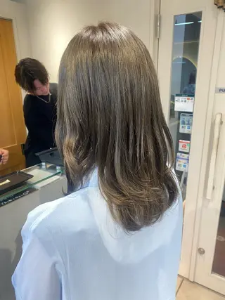 セミロング カラー Aya　ブリーチなし 🌱　ダブルカラーのヘアスタイル