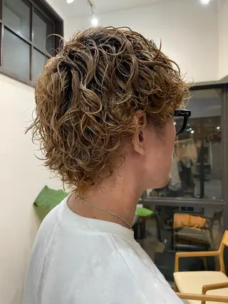 ショート カラー パーマ メンズ 山中 束真のヘアスタイル