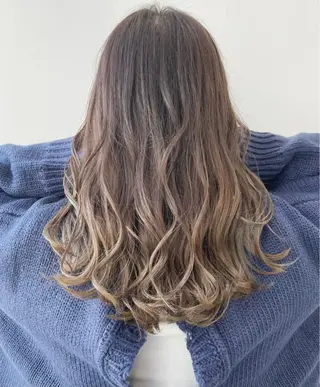 セミロング カラー 🦄インナーカラー 🦄貫井彩花のヘアスタイル