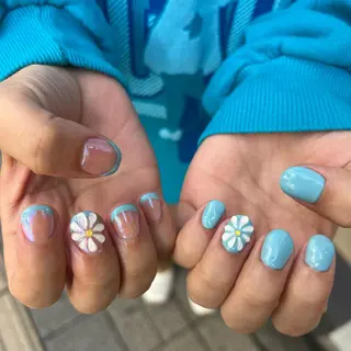 ネイル 暖色ｶﾗｰ/ﾚｲﾔｰ ｶｯﾄ/Yunaのヘアスタイル