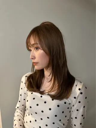 セミロング 𝐍𝐎𝐑𝐀 𝐇𝐀𝐈𝐑 𝐒𝐀𝐋𝐎𝐍所属・中嶋蓮 透明感カラー韓国ヘアのヘアスタイル