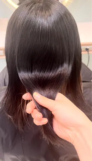 セミロング 髪質改善/ブリーチ ツヤ髪/shiinaのヘアスタイル