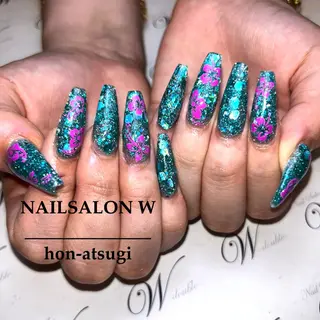 セミロング ネイルサロン ダブルのネイルデザイン