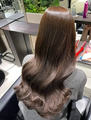 ロング 𝒔𝒂𝒚𝒂🫧 /艶カラーのヘアスタイル