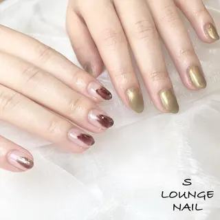 ネイル S LOUNGE NAIL所属・パーツたくさん🍓 SUMIのネイルデザイン