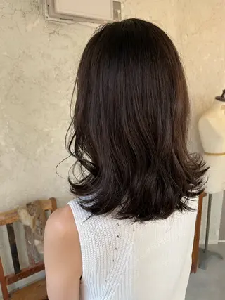 ミディアム カラー lea/1 HANARE所属・梅澤 麻衣のヘアスタイル