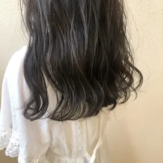 ロング カラー ayano / 透明感・くすみカラーのヘアスタイル