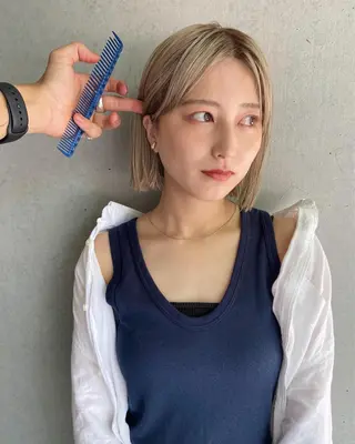 ミディアム カラー 岡本康平/ボブ /ブリーチ/レイヤーのヘアスタイル