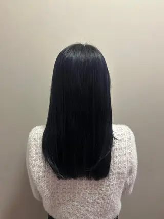 セミロング 岡本 妃麗のヘアスタイル