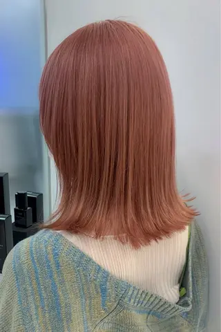 ミディアム カラー Reina 空き有のヘアスタイル