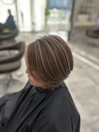 ショート カラー KEEN.渋沢/ 横溝小夏のヘアスタイル