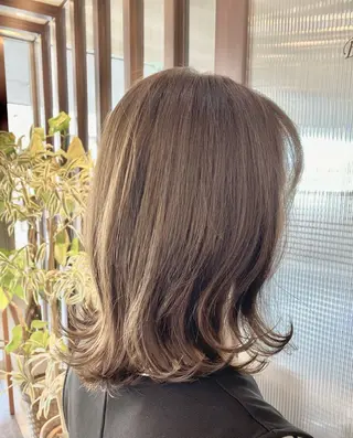 ミディアム 鈴木 千恵子のヘアスタイル