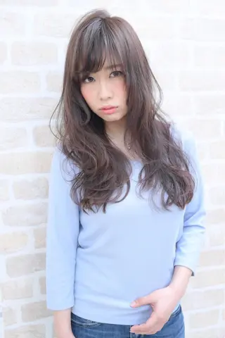 ロング 伊藤 裕貴のヘアスタイル