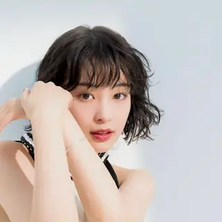 ミディアム パーマ コテ巻き風パーマ✨ 韓国ヘア🤎近下菜央のヘアスタイル