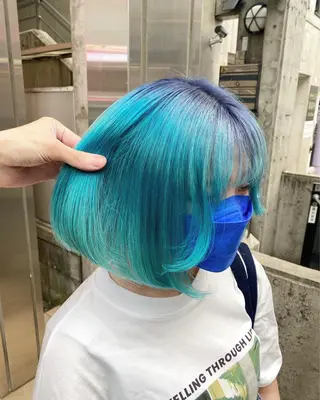 ショート カラー メンズ JuNブリーチに 縮毛矯正するプロのヘアスタイル