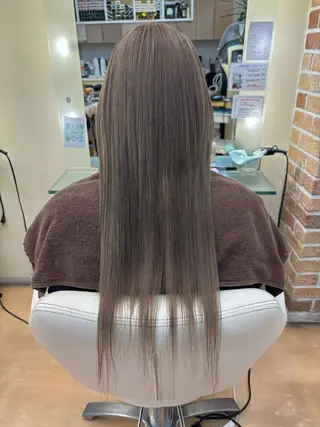 CONCHE原店所属・岩木 花華のヘアスタイル