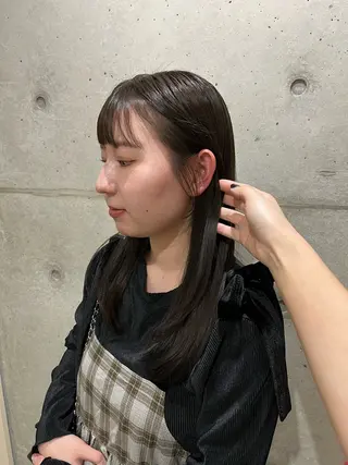 ミディアム 谷口 鈴音のヘアスタイル