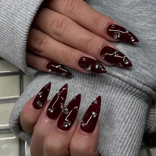 ネイル atelier Telyn所属・ー 葉のネイルデザイン