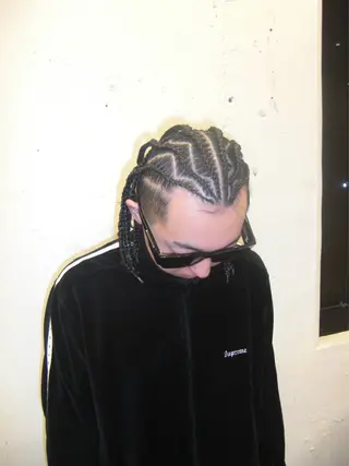 ヘアアレンジ メンズ コーンロウ／ブレイズ SYUのヘアスタイル