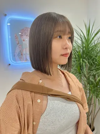 ショート カラー かえ🩶韓国ボブ🎀 透明感カラー🥣のヘアスタイル