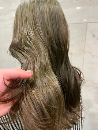 カラー こまつばらみお/レイ ヤー/ダブルカラーのヘアスタイル