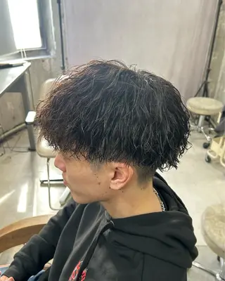 カラー パーマ メンズ RACCOON.TOKYO 渋谷店所属・メンズカット🐺 パーマ特化🔥舜のヘアスタイル