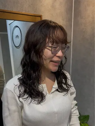 セミロング パーマ ボブ/プツッとボブ/ 暖色カラー/モエのヘアスタイル