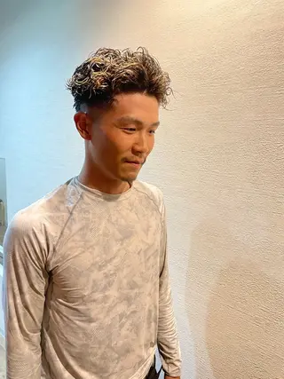ショート カラー パーマ メンズ grAt所属・森 真伊希のヘアスタイル