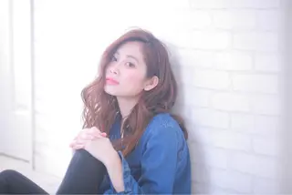 ロング カラー パーマ ヘアアレンジ 推し活専用 【派手髪】飯野ゆかりのヘアスタイル