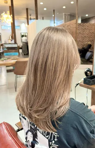 セミロング カラー Salon de Qualia(サロンドクオリア)所属・ハイトーン/外国人風 カラー/メンズパーマのヘアスタイル