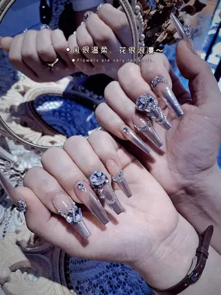 ロング Bibi beauty spa Osaka所属・Chann Channのネイルデザイン