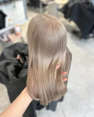 セミロング 梅田/ハイトーン /yuriのヘアスタイル