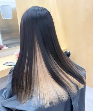 ロング カラー 🩶ブリーチ/ レイヤー🩶フミカのヘアスタイル